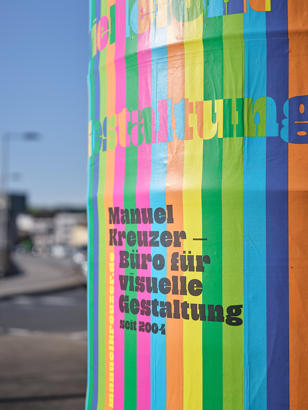 Litfaßsäule Wer hier liest, liebt vielleicht Gestaltung